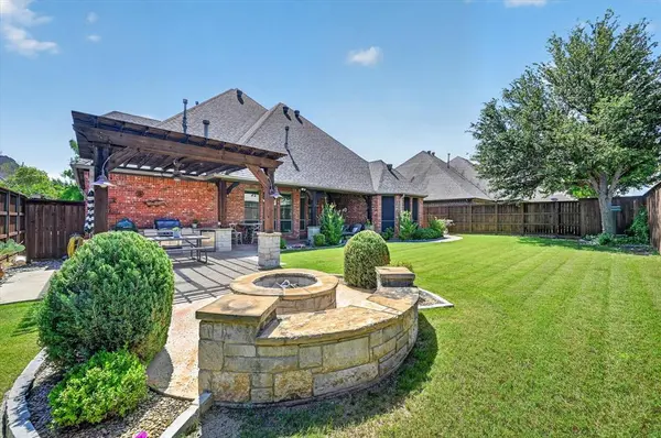 8009 Long Trail Drive, North Richland Hills, TX 76182