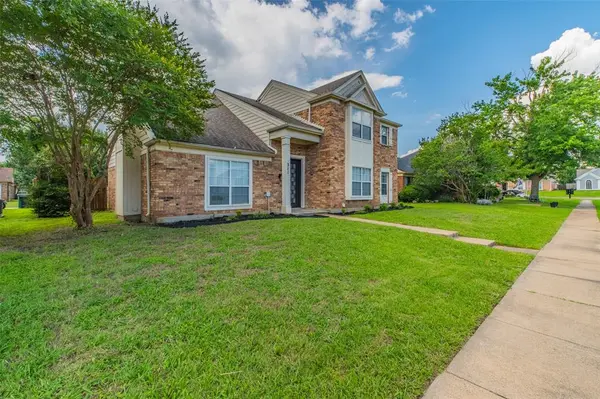 311 Pemberton Place, Cedar Hill, TX 75104