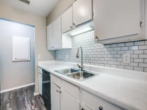1122 Millview Drive #1704, Arlington, TX 76012