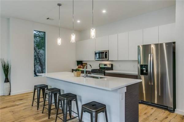 2627 Kimsey Drive #102, Dallas, TX 75235