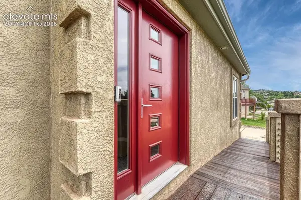 290 Lariat LN, Colorado Springs, CO 80921