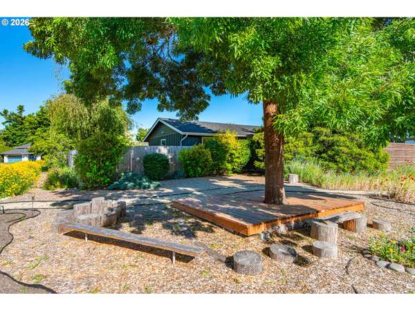 2615 3RD ST, Springfield, OR 97477