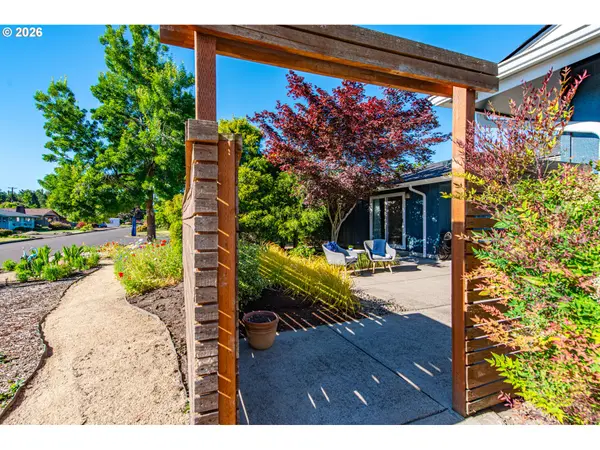 2615 3RD ST, Springfield, OR 97477