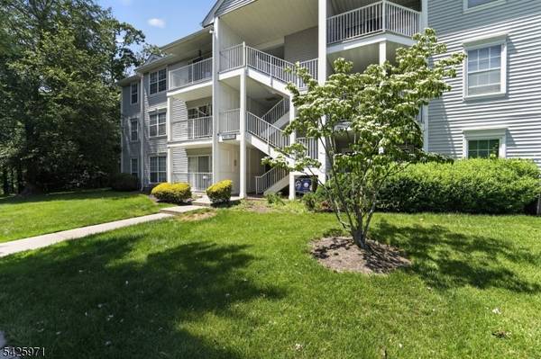 177 Rachel Ct, Franklin Twp., NJ 08823