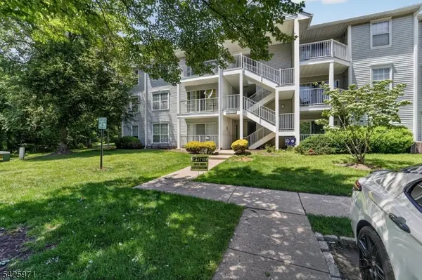 177 Rachel Ct, Franklin Twp., NJ 08823