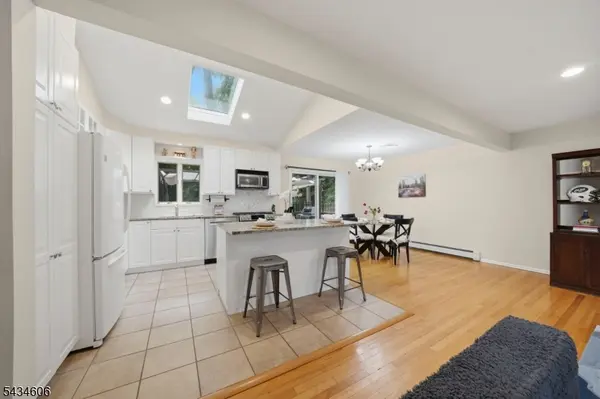 7 Kossuth Pl, Wayne Twp., NJ 07470