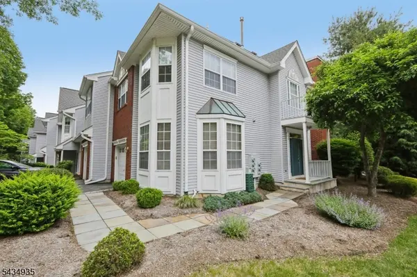 49 Buckingham Ct, Randolph Twp., NJ 07869
