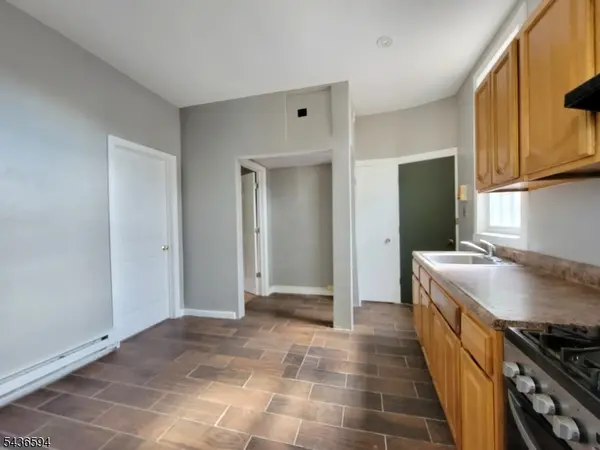 423 2nd St #3, Jersey City, NJ 07302