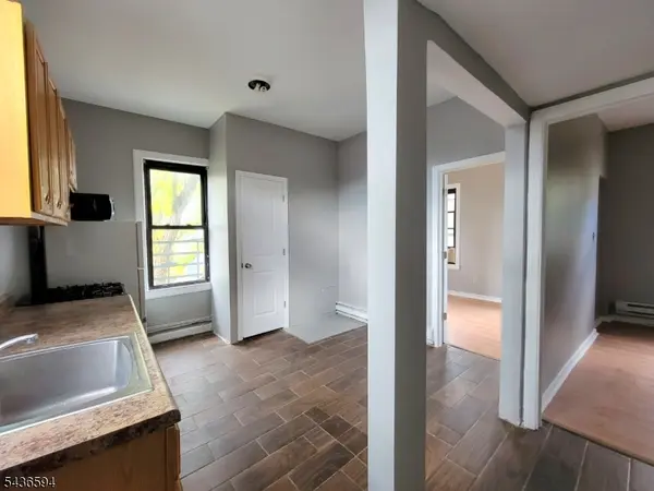 423 2nd St #3, Jersey City, NJ 07302