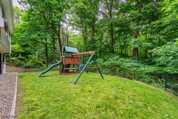 325 Conklintown rd, Ringwood Boro, NJ 07456