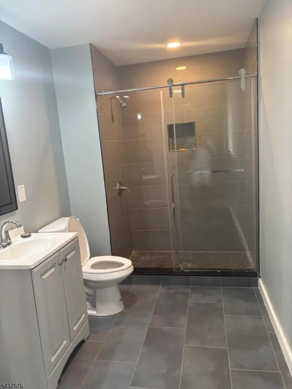 33 Rose Terrace, Newark City, NJ 07108