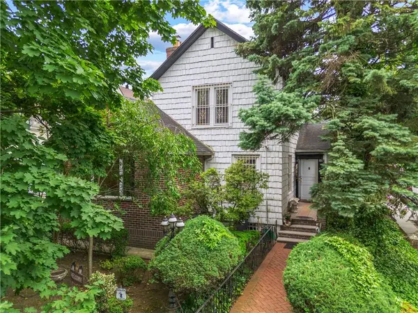 32 87th ST, Brooklyn, NY 11209