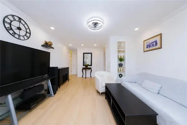 37 Yale ST, Staten  Island, NY 10303