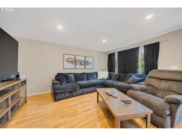 4005 FILBERT ST, Tillamook, OR 97141
