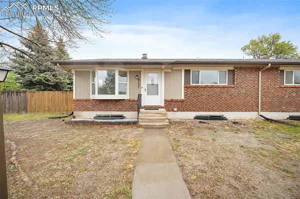 6735 Hampton DR, Colorado Springs, CO 80918