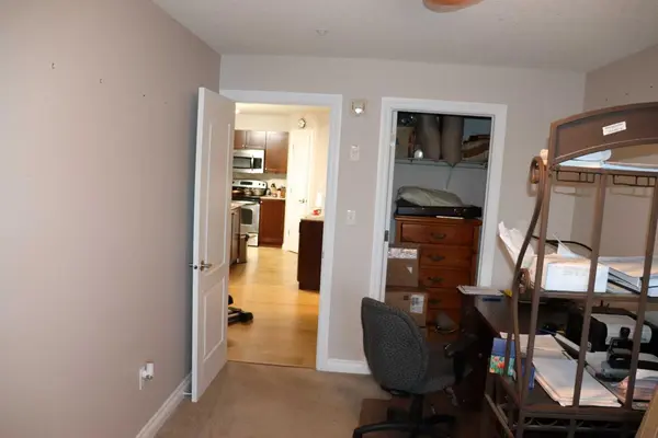 5037 7 Avenue #305, Edson, AB T7E 0A8