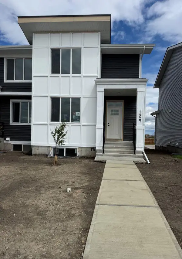 1927 McCaskill DR, Crossfield, AB T0M 0S0