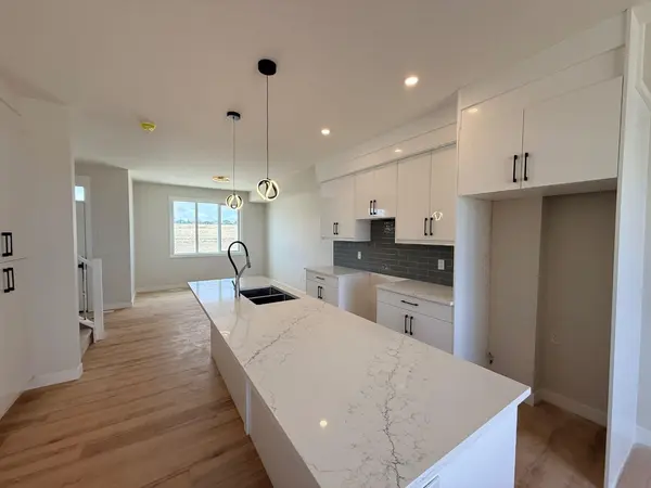 1927 McCaskill DR, Crossfield, AB T0M 0S0