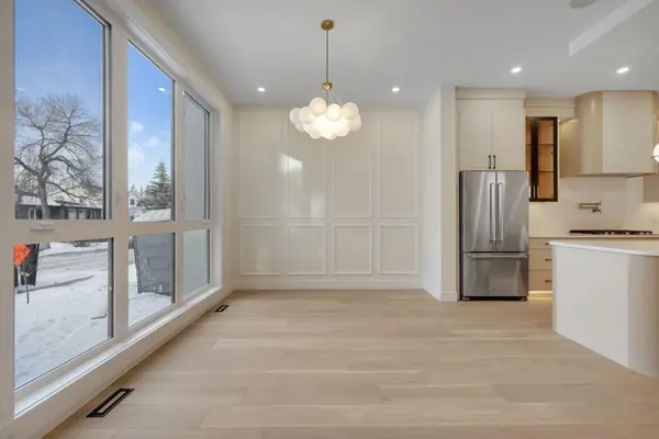 1634 21 AVE NW, Calgary, AB T2M 1M1