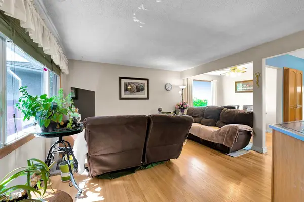 244 Travis PL NE, Calgary, AB T2K 3W4