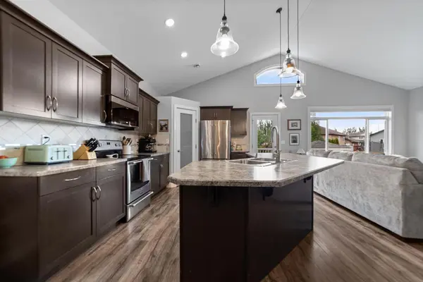 3419 51 ST, Camrose, AB T4V 5J2