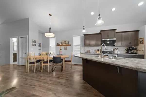 3419 51 ST, Camrose, AB T4V 5J2