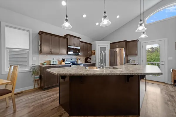 3419 51 ST, Camrose, AB T4V 5J2