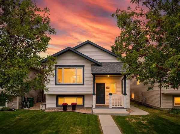 300 Lancaster DR, Red Deer, AB T4R 3R7