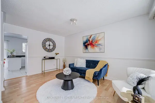 154 Freshmeadow DR, Toronto C15, ON M2H 2R1