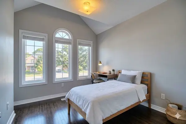 169 District AVE, Vaughan, ON L6A 0Y3