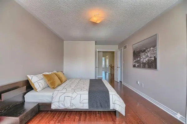 169 District AVE, Vaughan, ON L6A 0Y3