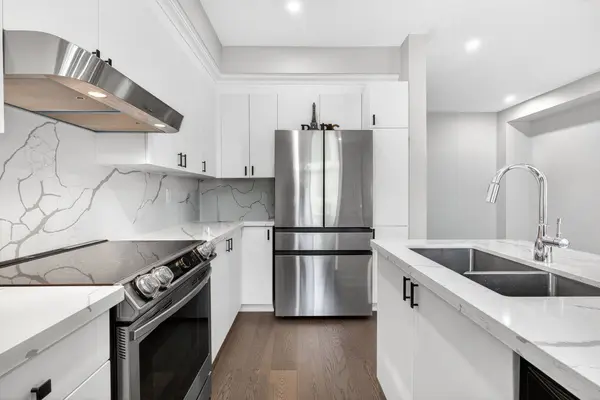47 Greenwood DR, Essa, ON L0M 1B4