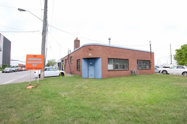 3 Towns RD #B, Toronto W06, ON M8Z 1A1