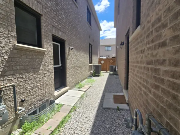 458 Bergamot AVE #Basement, Milton, ON L9E 1T8