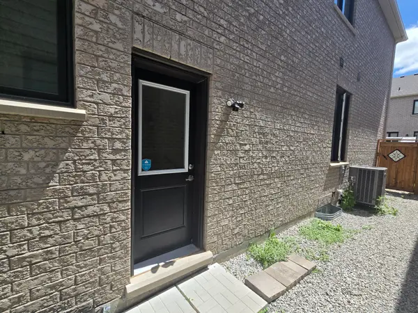 458 Bergamot AVE #Basement, Milton, ON L9E 1T8