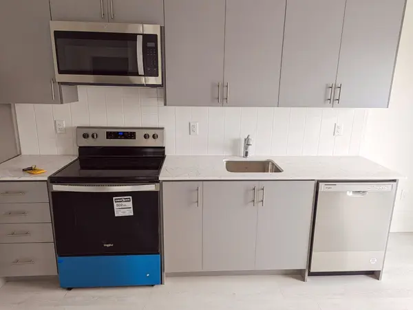 3401 Ridgeway DR #315, Mississauga, ON L5L 5T3