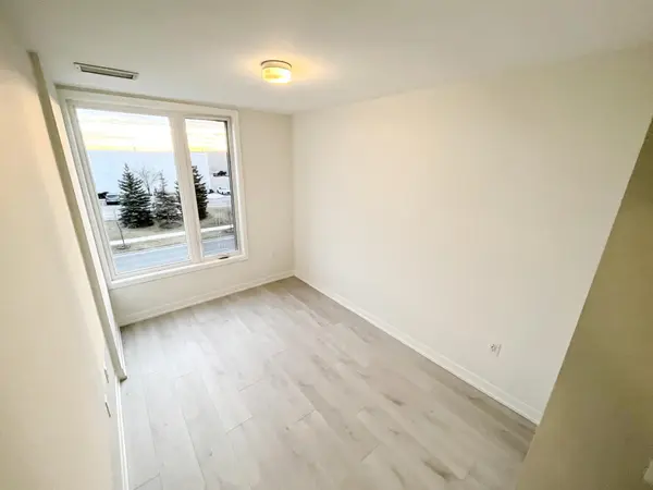 3401 Ridgeway DR #315, Mississauga, ON L5L 5T3