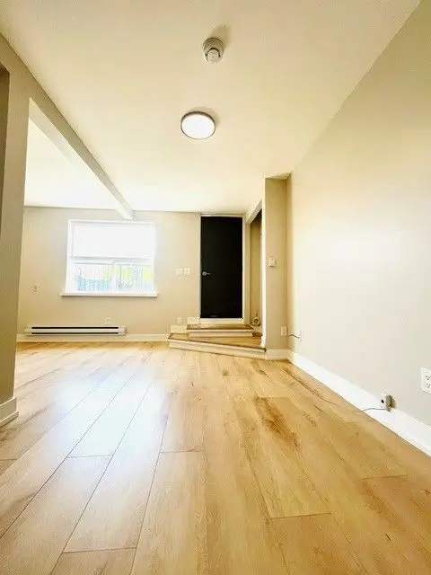 2961 Lakeshore BLVD W #3, Toronto W06, ON M8V 1Y5