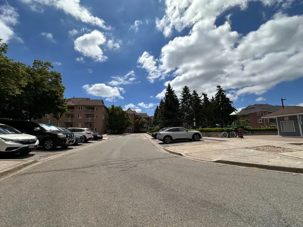 85 Bristol RD E #136, Mississauga, ON L4Z 3P3
