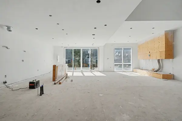 830 Alpine AVE, Britannia Heights - Queensway Terrace N And Area, ON K2B 5R6