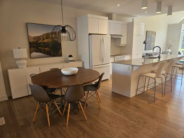 305 Sandpiper LN, Georgian Bluffs, ON N0H 1S0
