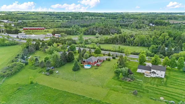 2872 Lakefield RD, Selwyn, ON K9J 6X5
