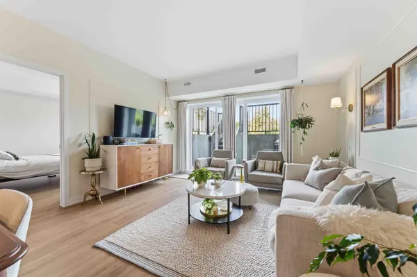 800 Roger Griffiths AVE #D, Kanata, ON K2S 3A9