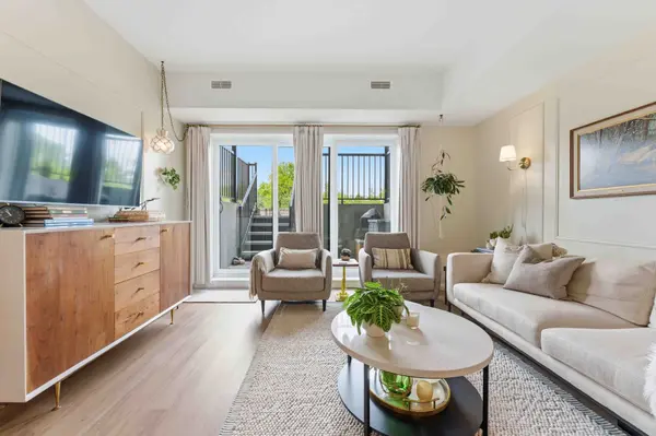 800 Roger Griffiths AVE #D, Kanata, ON K2S 3A9