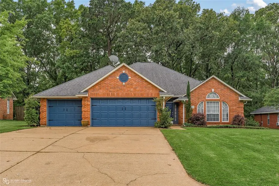 210 Country Club Drive, Benton, LA 71006
