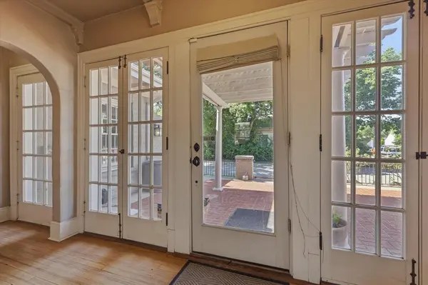 1306 N Locust Street, Denton, TX 76201