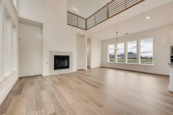211 Golden Run Drive, Fate, TX 75189
