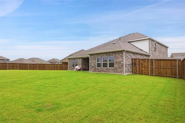 785 Vineyard Way, Forney, TX 75126
