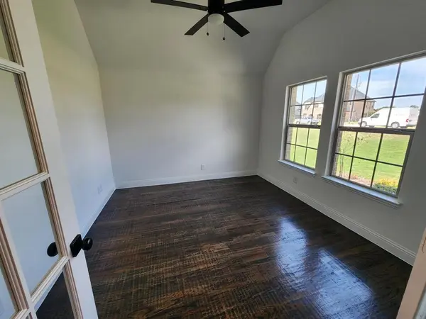 376 Willie's Court, Whitesboro, TX 76273