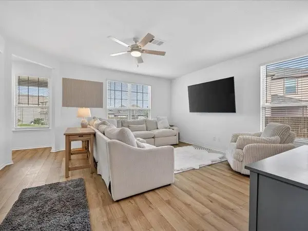 2921 Dixondale Drive, Fort Worth, TX 76108